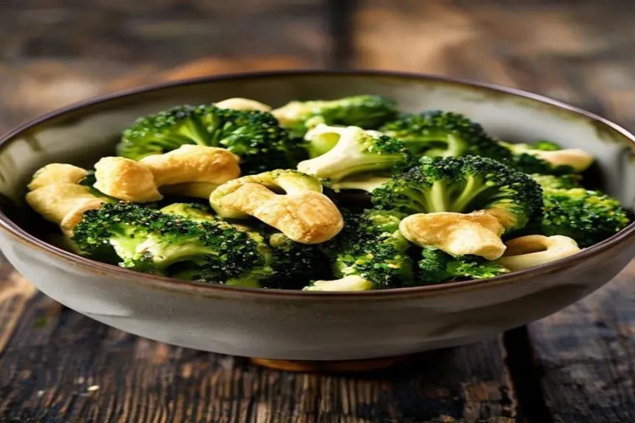 The Ultimate Garlic Butter and Cashew Broccoli Recipe